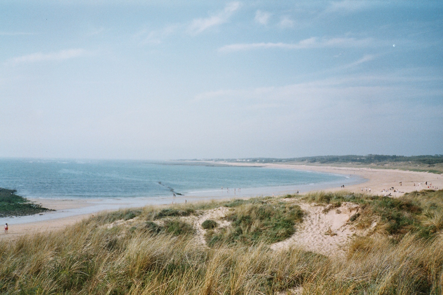 Quels sont les différents hébergements disponibles au camping Les Sables Vignier ?